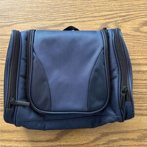 Navy Blue Men's Travel/Toiletry Bag, NWOT